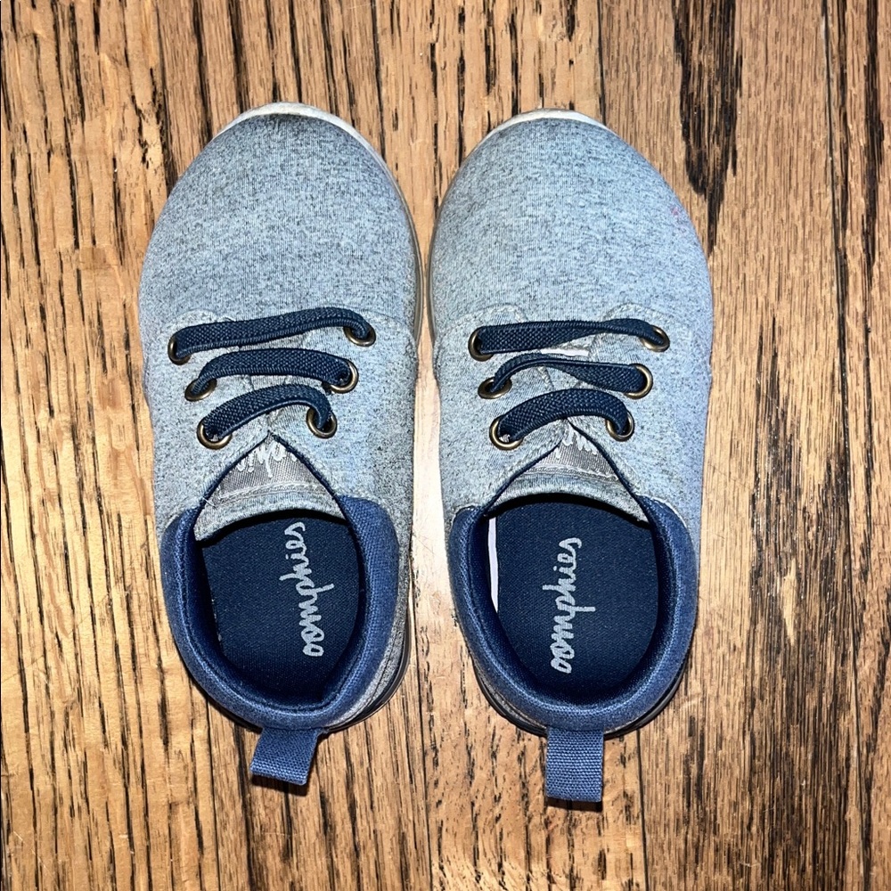 Oomphies Kids Sneakers in Gray and Navy